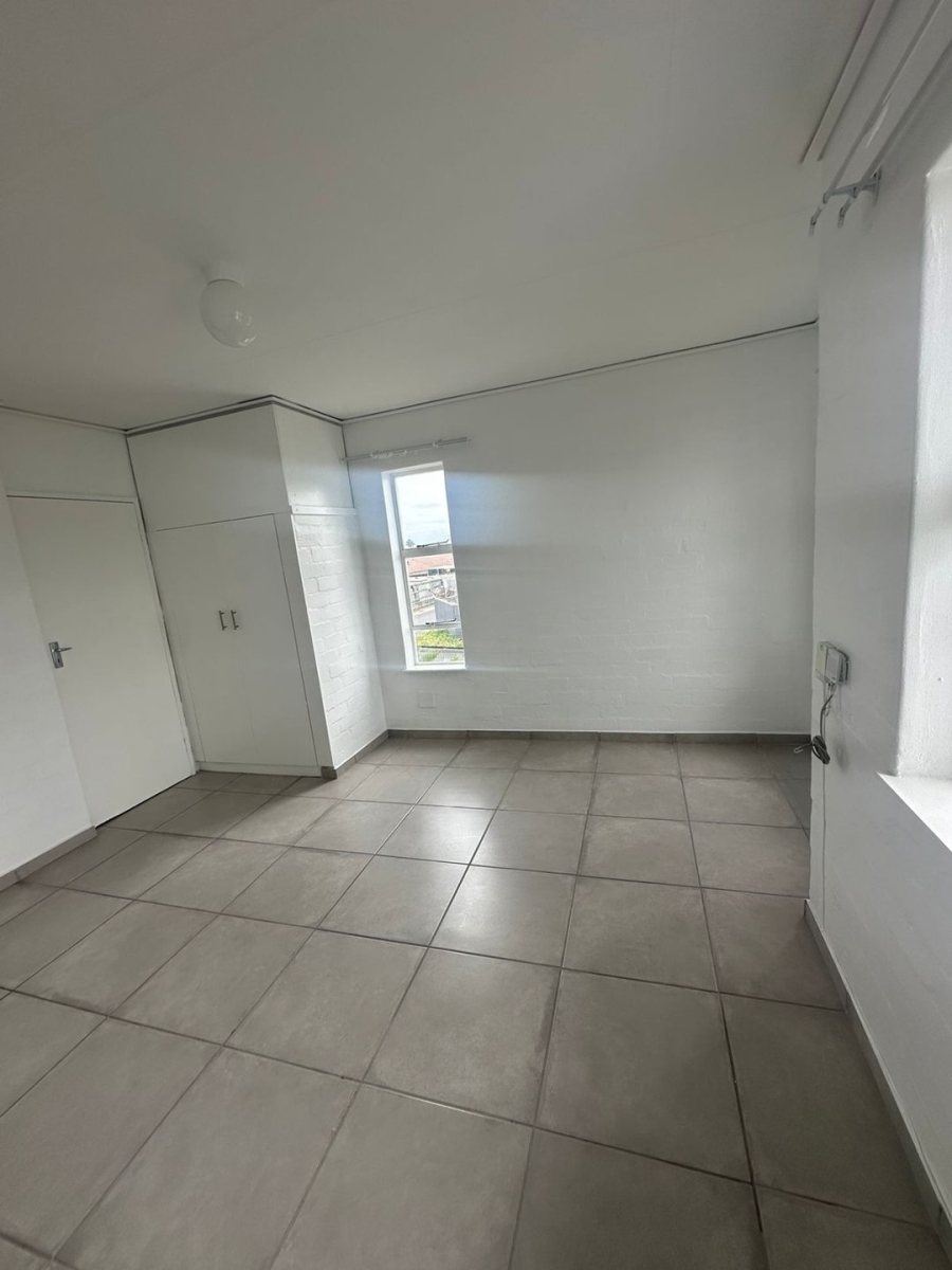 To Let 1 Bedroom Property for Rent in Brooklyn Western Cape
